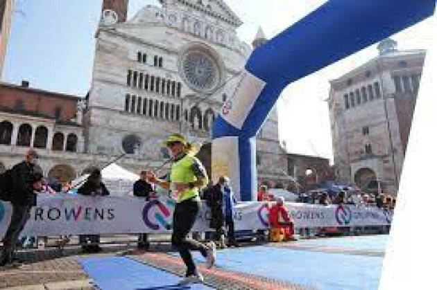 UN VIOLINO PER LA HMC - HALF MARATHON CREMONA