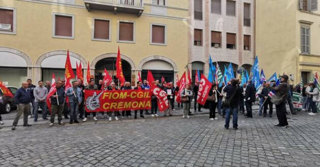 (CR) 20 ottobre ’22 Presidio Cgi-Cisl-Uil Sulla sicurezza:obiettivo infortuni zero [video]