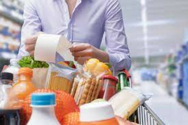 Cia, è batosta per famiglie. In media per cibo +384 € da gennaio