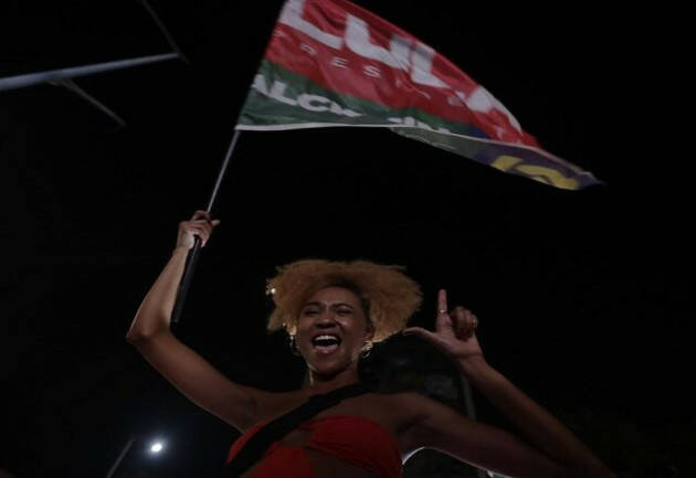 ''Il Brasile è tornato''. Rivince Lula, ma sarà dura