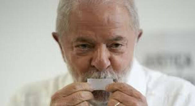 LULA BATTE IL TRUMP DEI TROPICI
