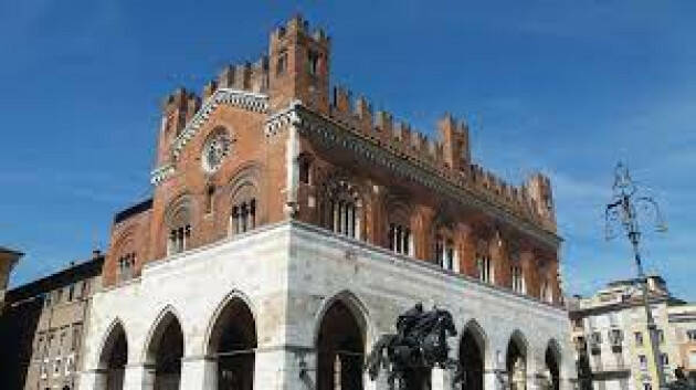 PIACENZA: Tecnologia alla scoperta di piazza Cavalli e Palazzo Gotico