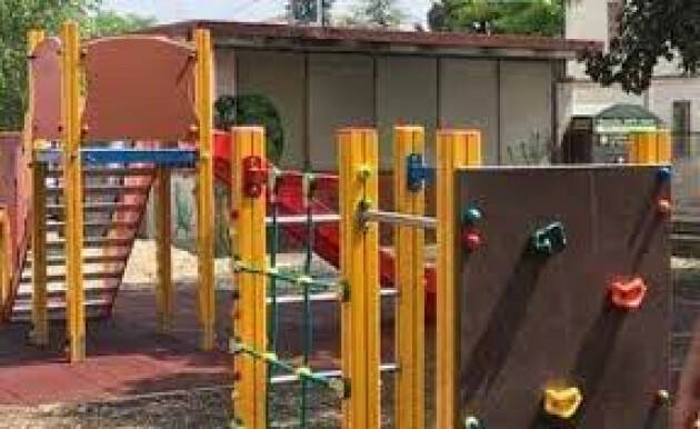 MILANO: L’ASSESSORA GRANDI INAUGURA LA NUOVA AREA GIOCHI NEL PARCO CHIESA ROSSA 