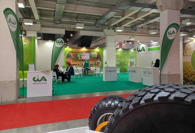 Cia, Governo pianifichi rinnovo parco macchine e più incentivi per agritech