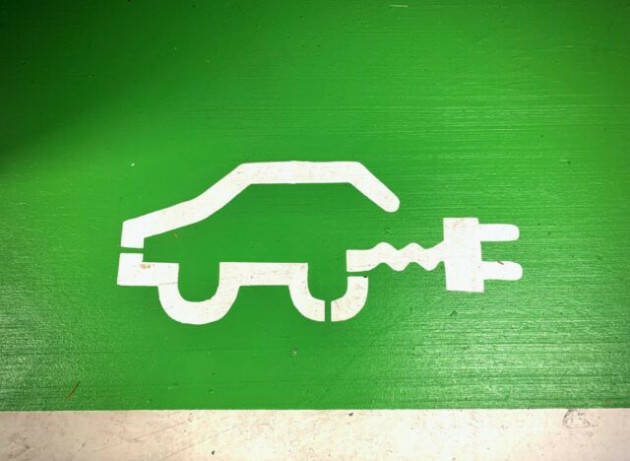 Serve Piano auto per la transizione all’elettrico in Italia