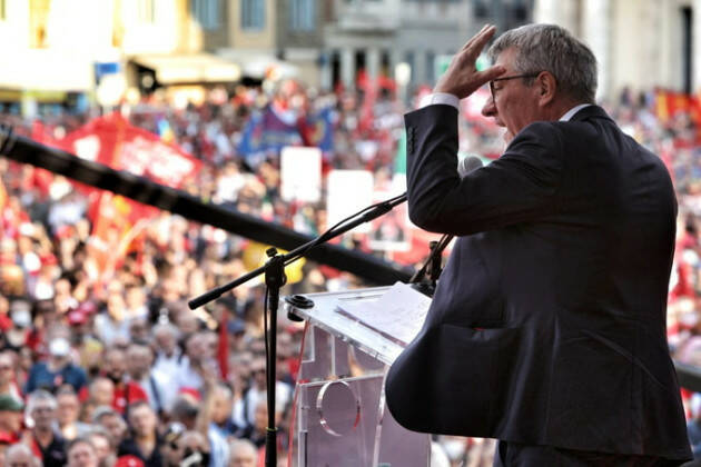 Maurizio Landini (sg Cgil)  su La Repubblica : Salari alti, basta bonus