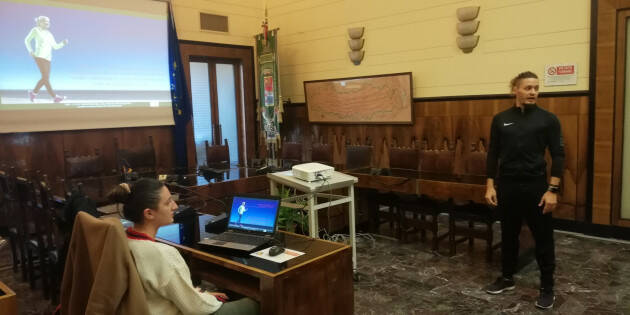 CREMONA: Pillole di benessere: la postura nelle camminate