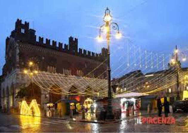 PIACENZA: Natale di piazza Cavalli e dintorni, cori e pattinaggio sul ghiaccio