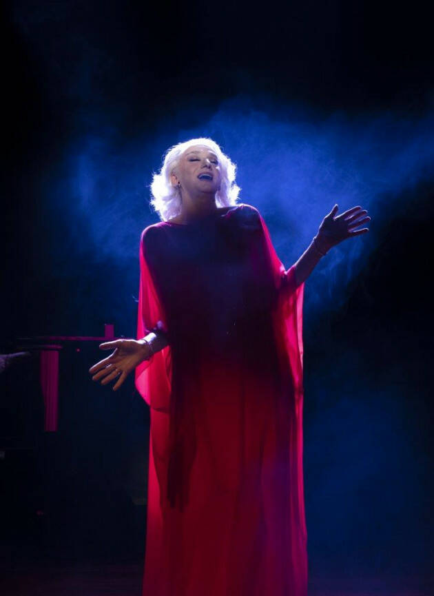 UN CAPODANNO ELEGANZISSIMO CON DRUSILLA FOER AL TEATRO PONCHIELLI