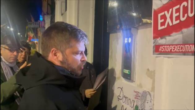 (MI) Pierfrancesco Majorino partecipa alla manifestazione   Donna, Vita, Libertà! [video]