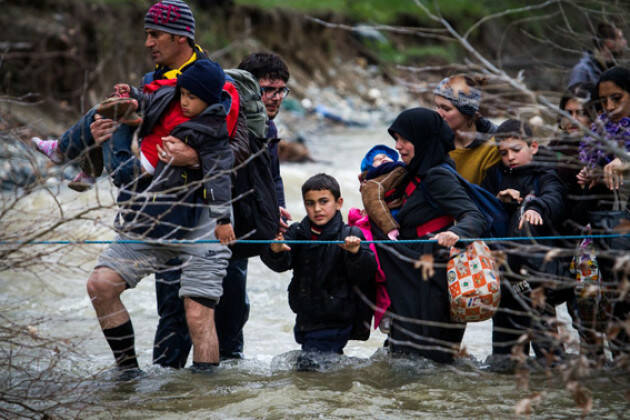 (CR) Pianeta Migranti. Arrivano a Milano da Afganistan Iran e solo i volontari li aiutano.