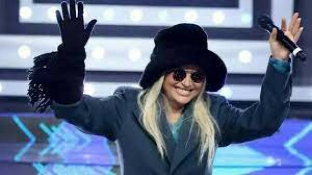 Sanremo 2023 - Anna Oxa con la canzone Sali (Canto dell’anima)