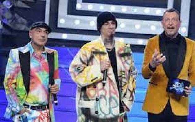 Sanremo 2023 - Articolo 31 con la canzone Un bel viaggio