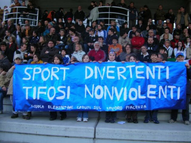  PIACENZA: La pace si impara anche tra i banchi di scuola