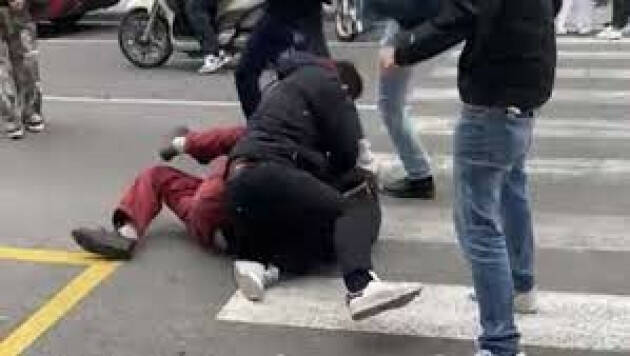 ADUC Fascisti a Firenze. Dialogo con mia figlia 17enne