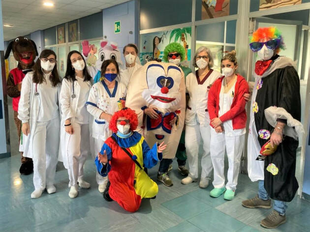 ASST CREMONA | CARNEVALE: SORPRESE E REGALI PER I BAMBINI IN OSPEDALE