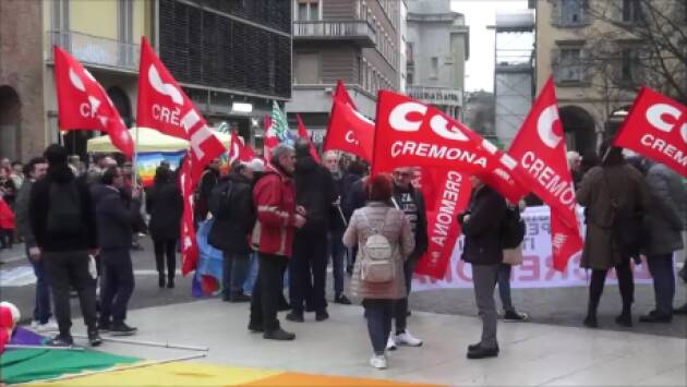 Anche a Cremona manifestazione per la Pace in Ucraina e nel mondo [video]