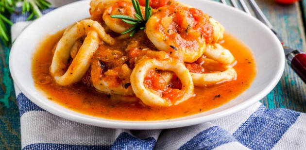 #ricetta Come fare i calamari in umido, un secondo di pesce strepitoso
