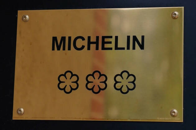 Tutti i ristoranti tre stelle Michelin in Italia: cuochi, curiosità e piatti iconici