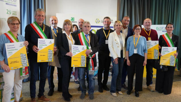 Ecoforum Lombardia 2023: le foto delle premiazioni dei Comuni Ricicloni