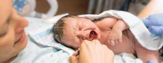 Dove nascono più bambini in Italia? Gli ospedali al top per volume di attività