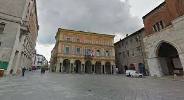 Piacenza - Un gruppo di vicinato per i commercianti del centro storico