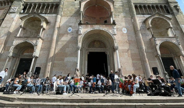 Piacenza Al via nel cortile di Palazzo Farnese Festival orchestre scolastiche