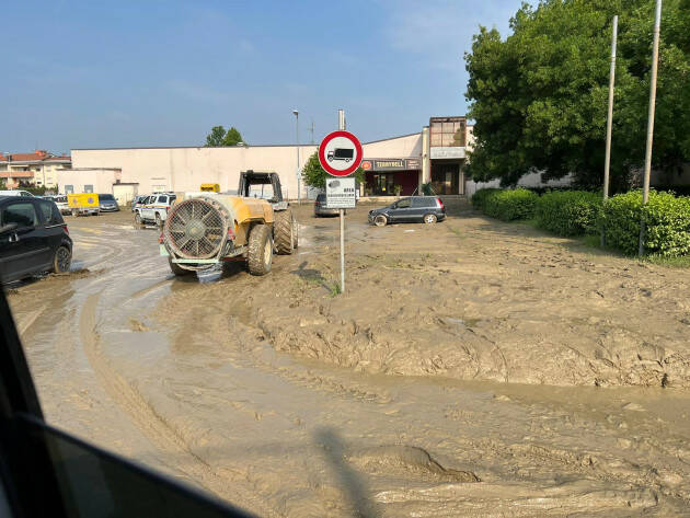 Emergenza Emilia-Romagna 2023, Milanesi: 'Fango , detriti e devastazione ovunque'