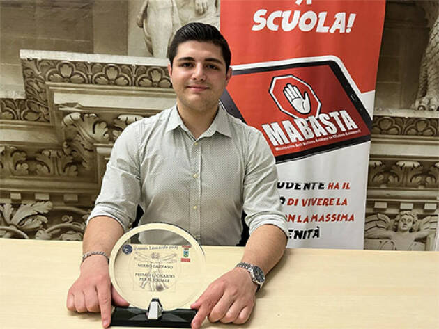 Contro Bullismo A Giffoni Valle Piana  Premio Leonardo 2023 a Mirko Cazzato