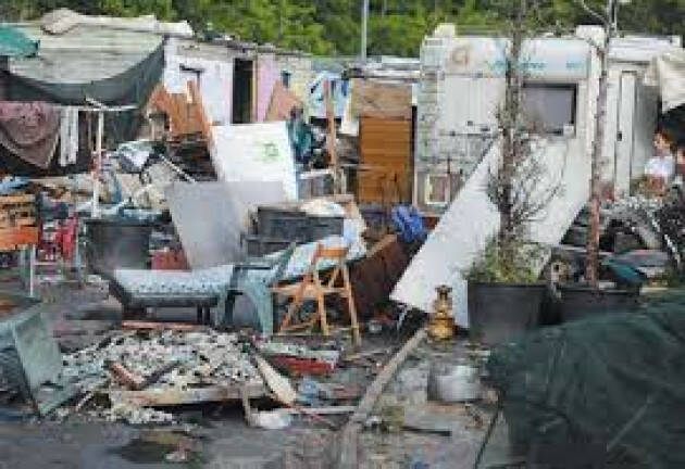 Milano POLIZIA LOCALE. CAMPO ROM VIA BONFADINI,  ESEGUITE 10 MISURE CAUTELARI 