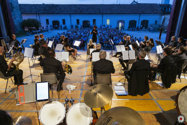 IL CORPO BANDISTICO G. VERDI DI OBRIANO – CREMA SUONA PER LA FESTA DELLA REPUBBLICA