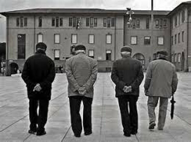 PERCHE' LA GUERRA AI VECCHI? | Agostino Spataro