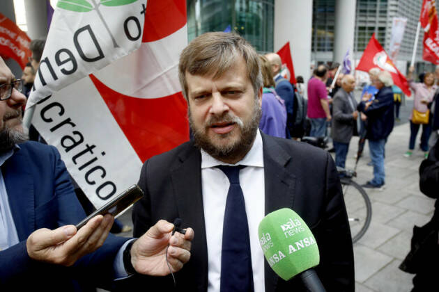 Migranti: Majorino (Pd), E’ il Governo ad essere surreale