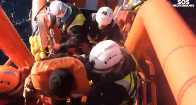 (CR) Pianeta Migranti Lampedusa  3 Ottobre 2013 - 3 Ottobre 2023: Ieri Oggi Mai Più (Video)