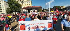 ‘La Via Maestra’:Roma,una piazza stracolma, le richieste CGIL. In 500 da Cremona