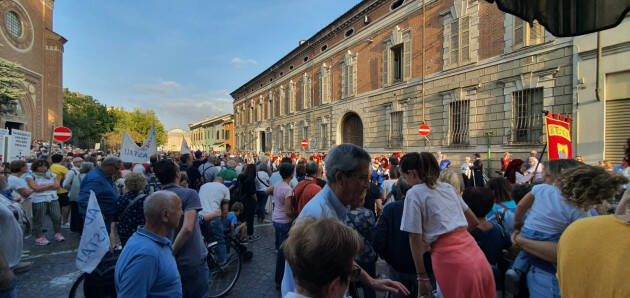  Casalmaggiore 500 cittadini in corteo per non far spegnere  l'Ospedale OglioPo