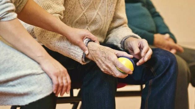 Anziani Il contributo di Uneba per sostenere i diritti e le tutele delle persone anziane