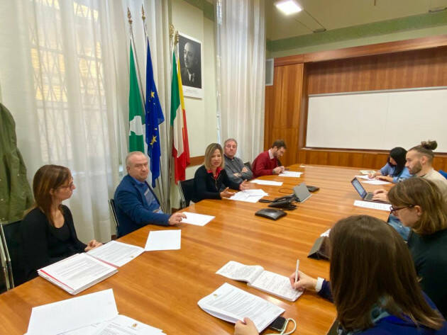 ANZIANI Bergamo SOSTEGNO A PERSONE E FAMIGLIE NEL PERCORSO DI USCITA DALLA POVERTÀ