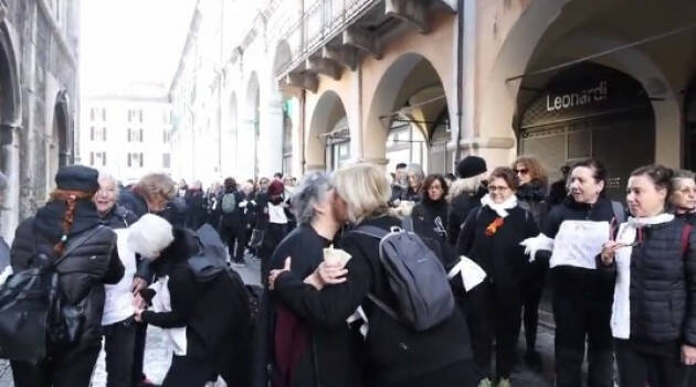Mille Donne in marcia per la pace da Brescia a Ghedi