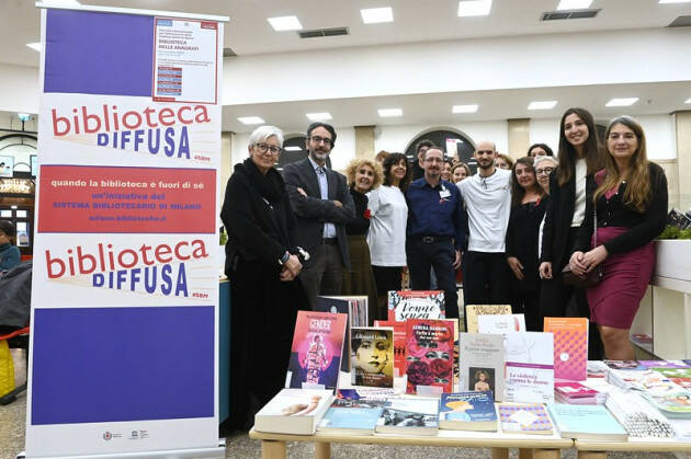 Milano UN MINUTO DI SILENZIO  UFFICI COMUNALI PER RICORDARE VITTIME FEMMINICIDIO