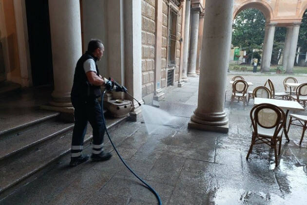 CREMONA, AUMENTA L’IMPEGNO DI LINEA GESTIONI PER LA PULIZIA DELLA CITTÀ