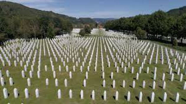 Progetto Memoria A Come Sebrenica Spettacolo Roberta Biagiarelli  per le scuole 