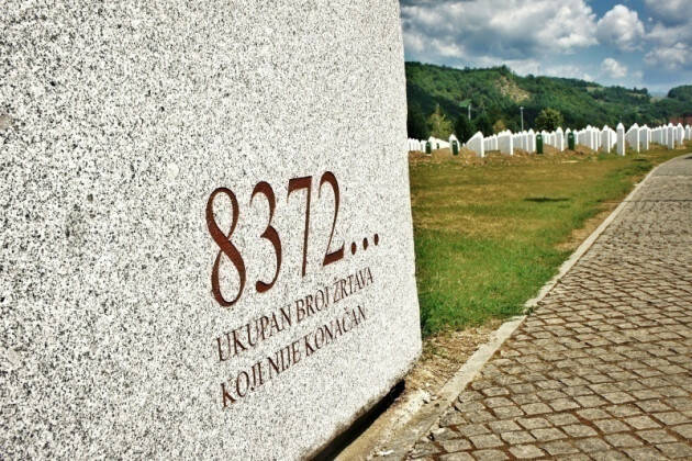 Progetto Memoria A Come Sebrenica Spettacolo Roberta Biagiarelli  per le scuole 