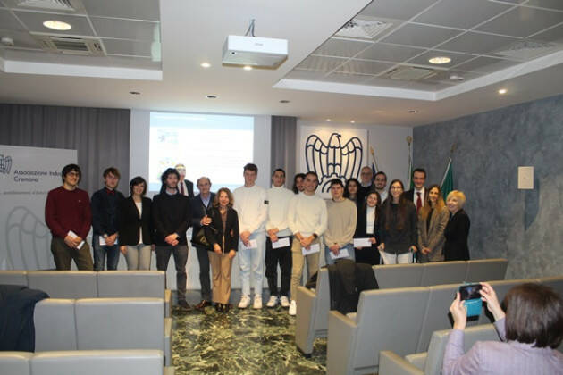 CERIMONIA DI CONFERIMENTO DEI PERCORSI DI ECCELLENZA,  DELLE BORSE DI STUDIO E DI UN PREMIO DI LAUREA