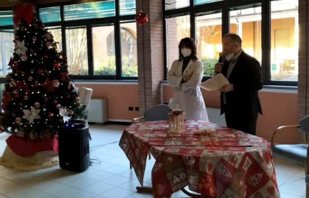 Anziani Fondazione Germani Cingia de Botti ... Auguri a tutti