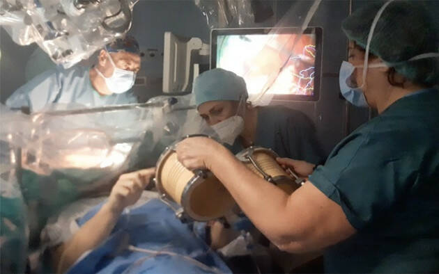 ASST CREMONA  all' HOSP 65° intervento di 'chirurgia da sveglio' (Video)