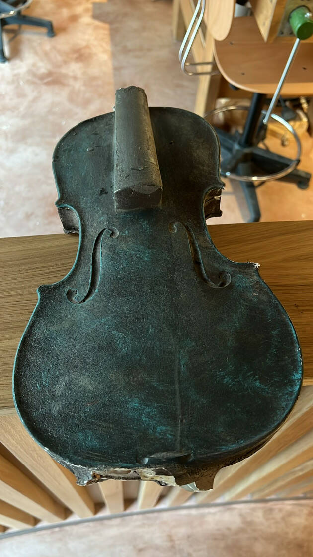 (CR) Atto vandalico alla statua di Stradivari, individuati gli autori
