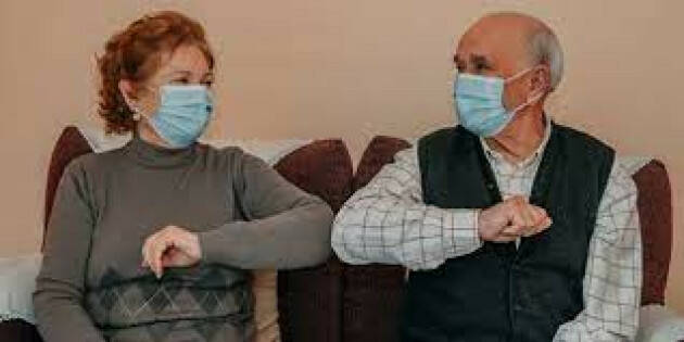 Anziani Uneba Mascherine in Rsa, obbligo fino al 30 giugno 2024