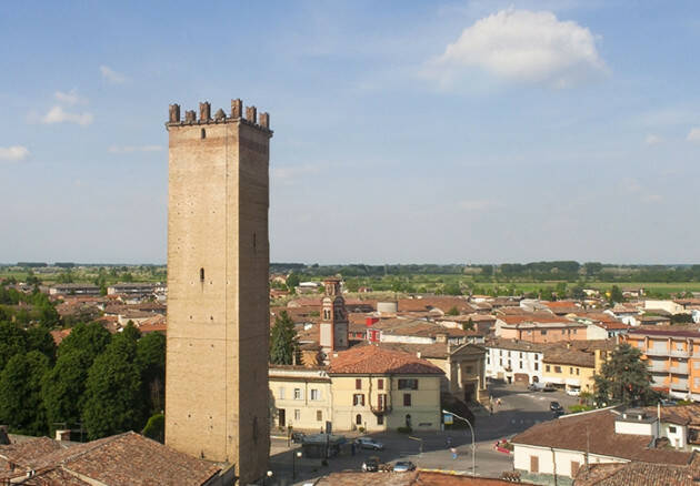 Castelleone . In breve la sua storia 18 aprile 1188 fu posata la prima pietra