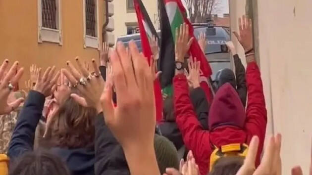 Pisa democratica risponde al pestaggio .Costanza Modica al Consiglio Comunale